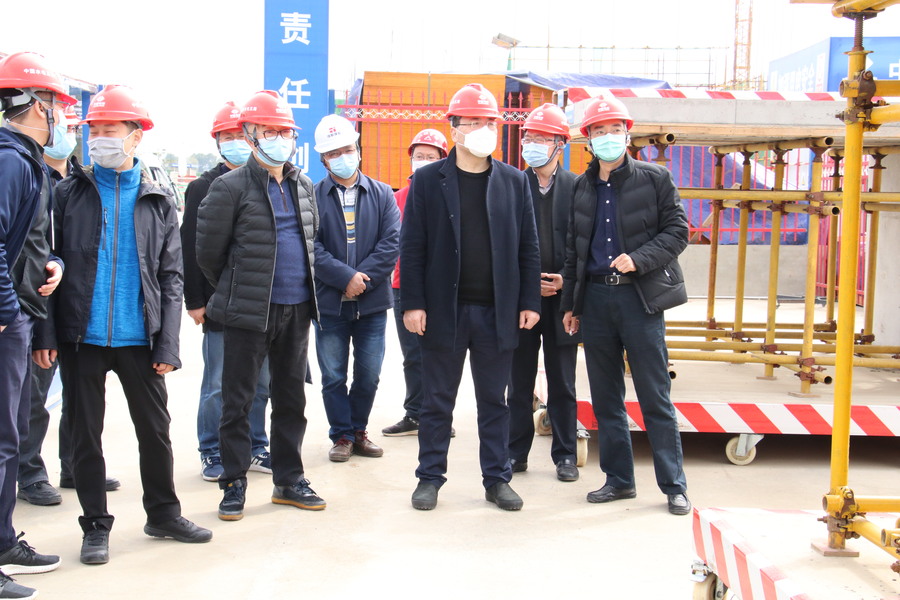 成都市住房和城乡建设局副局长王建新带队调研东盟艺术学院项目防疫及